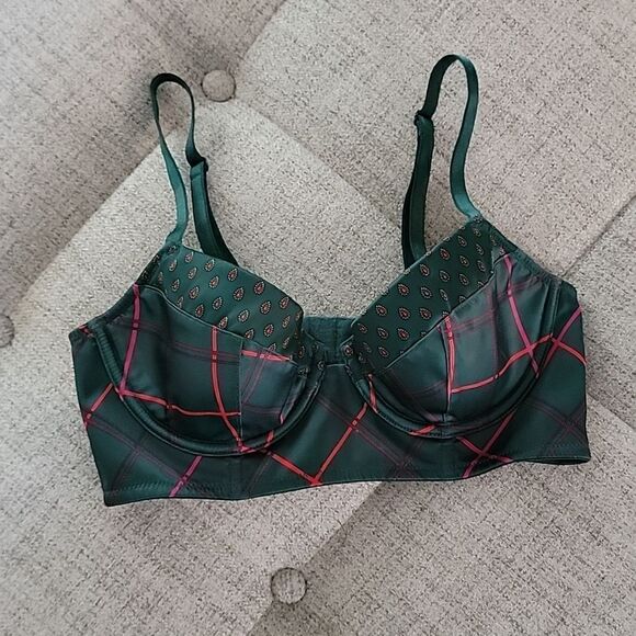 NWT Victoria's Secret Bra 34B - Picture 1 of 8